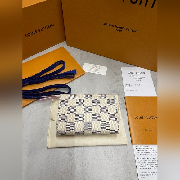 Louis Vuitton Victorine Wallet - Picture 5 of 14